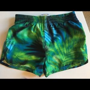 Adidas size 6 girls gym shorts
